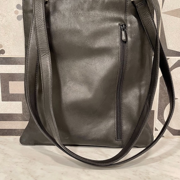 Derek Alexander Beautiful Leather Shoulder Bag In EUC - Picture 3 of 9